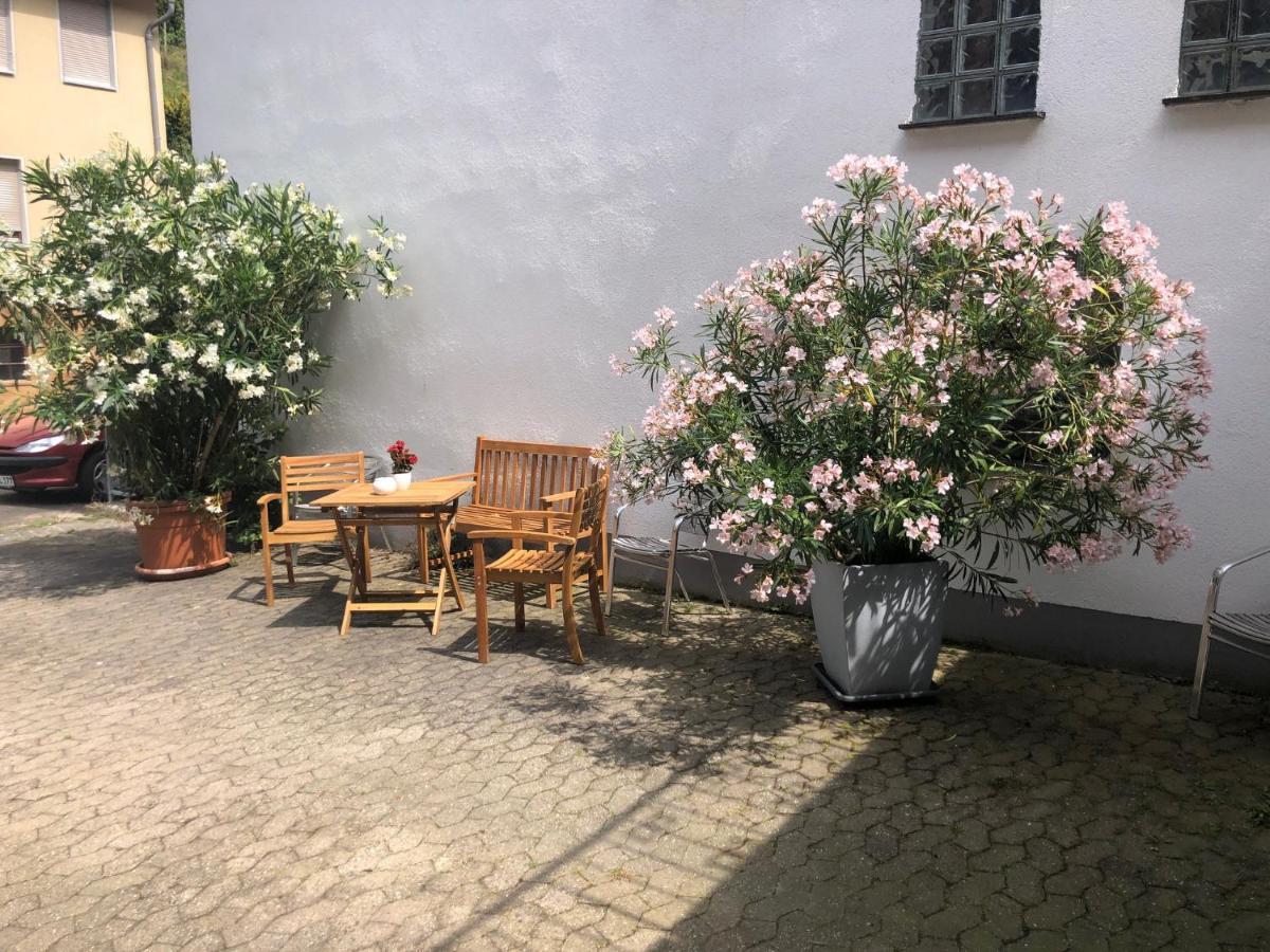 Schoene Ferienwohnung Gewoelbekeller Fachwerkhaus バッハラッハ エクステリア 写真