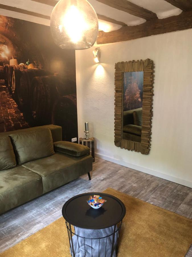 Schoene Ferienwohnung Gewoelbekeller Fachwerkhaus バッハラッハ エクステリア 写真